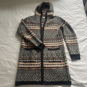 Monteau long hooded sweater